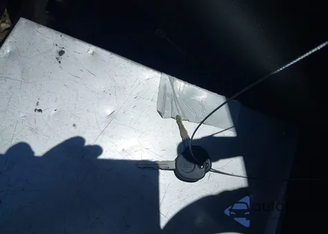 2000 GMC Sierra 1500 Sl from USA, damaged, VIN 2GTEC19V7Y1373831